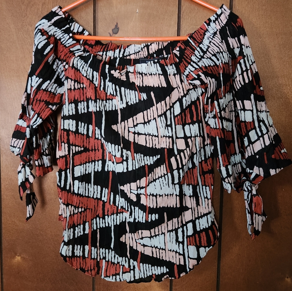 Bcbg 3/4 sleeve slightly sheer top